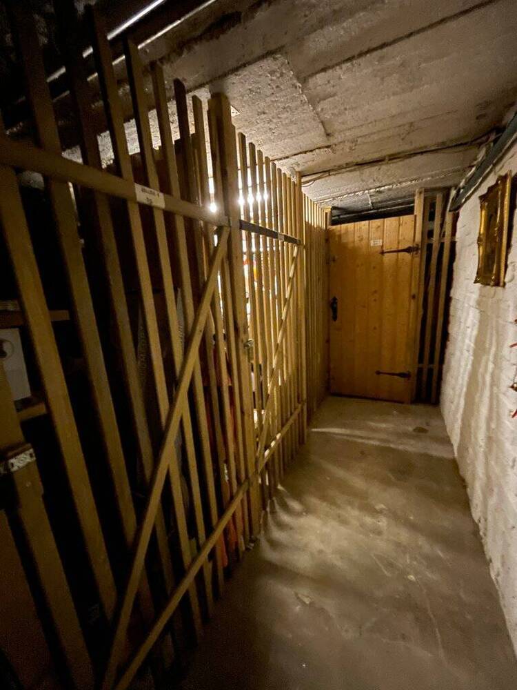 Gepflegtes Wohngeschäftshaus auf schönem Grundstück in belebter Lage