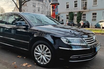 VW Phaeton 215.111 km 10.495 € Düsseldorf 40221