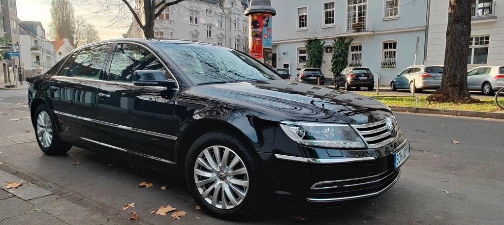 VW Phaeton 215.111 km 11.345 € Düsseldorf 40221