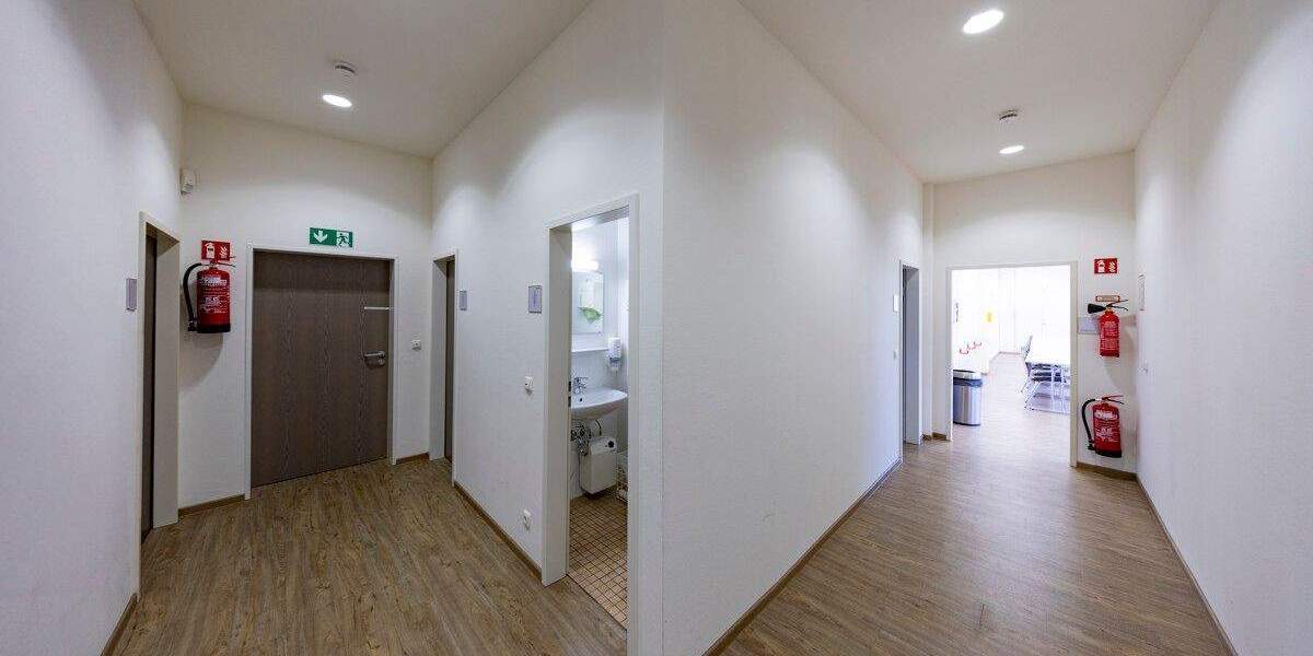 Gewerbeobjekt Düsseldorf / Heerdt Heerdt - 7 Zimmer, 400 m&sup2;, 2.490.000&euro; | Angebot:24043769