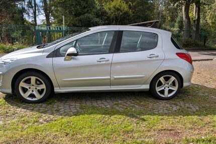 Peugeot 308 121.000 km 2.999 &euro; Köln 51061