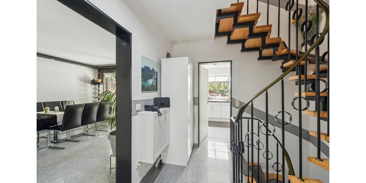 Reihenhaus Dormagen Hackenbroich - 6 Zimmer, 107 m&sup2;, 465.000&euro; | Angebot:27617885
