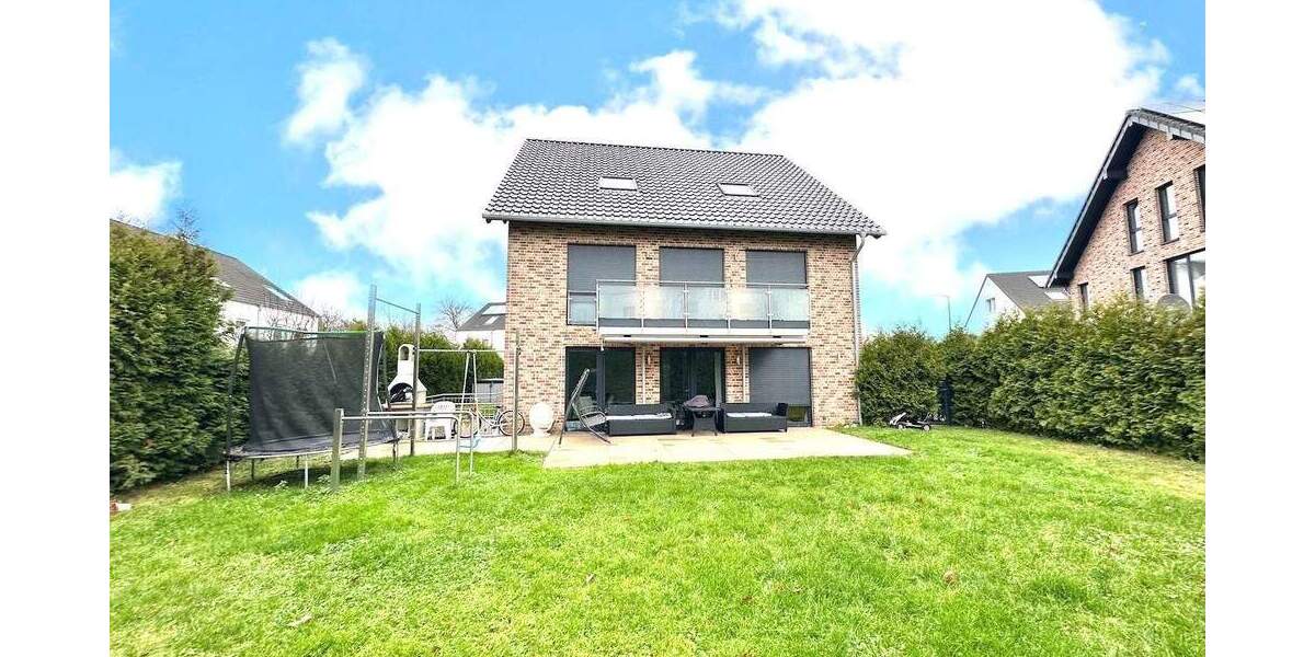 Einfamilienhaus Neuss Stadionviertel - 7 Zimmer, 255 m&sup2;, 998.000&euro; | Angebot:25687662