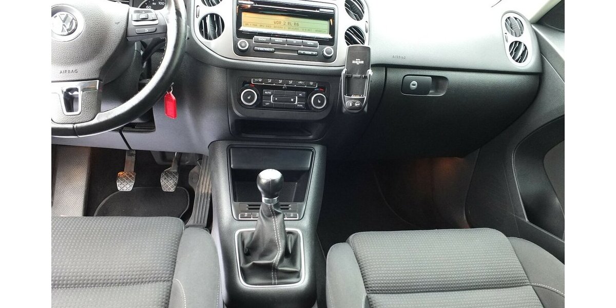 VW Tiguan TEAM orig.ATM ca 52 tkm XENON AHK PARKPILOT 112.432 km 10.908 € Köln 50858