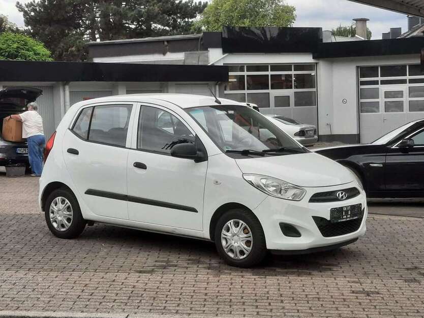 i10