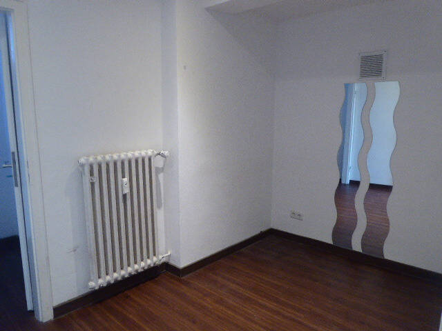 Gewerbeobjekt Düsseldorf Rath - 8 Zimmer, 156 m&sup2;, 350.000&euro; | Angebot:25665195