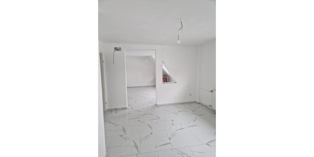 Dachgeschoßwohnung Remscheid Lüttringhausen - 3 Zimmer, 85 m&sup2;, 800&euro; | Angebot:25484253