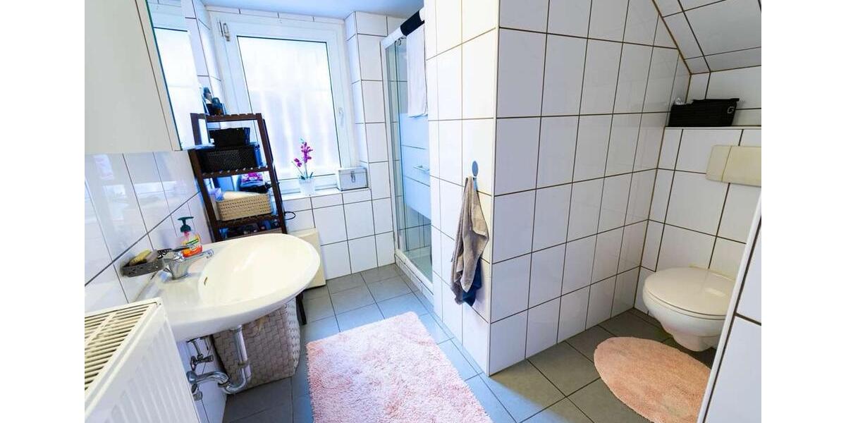 Etagenwohnung Solingen Aufderhöhe - 2 Zimmer, 79 m&sup2;, 900&euro; | Angebot:24896153