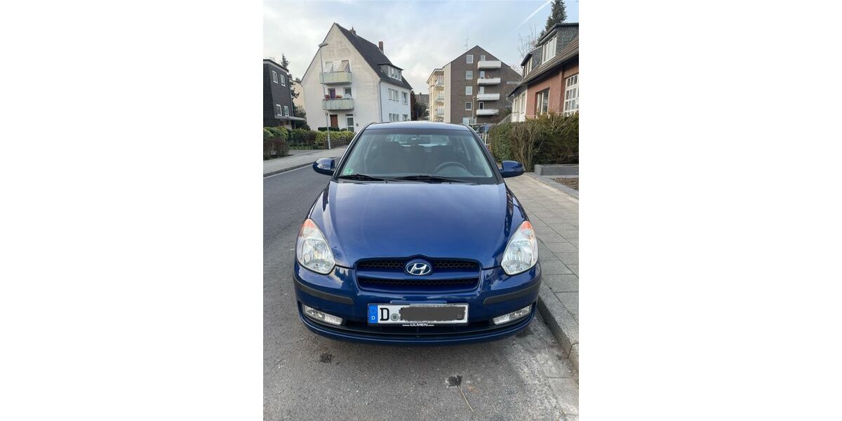 Hyundai Accent 93.500 km 2.000 &euro; Düsseldorf 40229