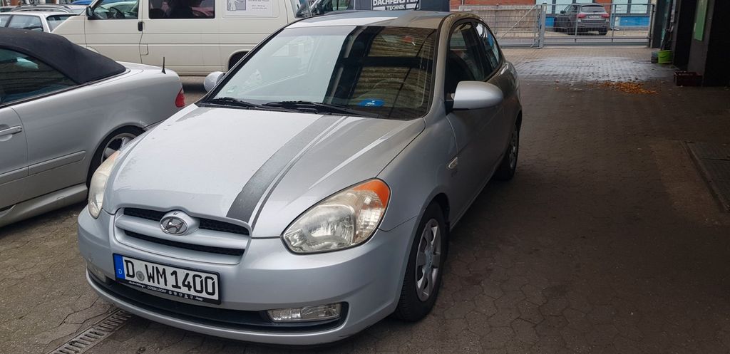 Hyundai Accent 110.000 km 2.799 € Düsseldorf 40231