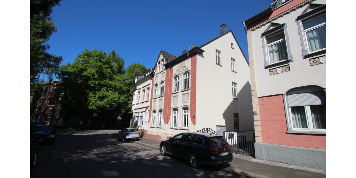 Mehrfamilienhaus mit drei Wohneinheiten und Entwicklungspotenzial - Mehrfamilienhaus, Wohnhaus Solingen Wald | Angebot:24715259