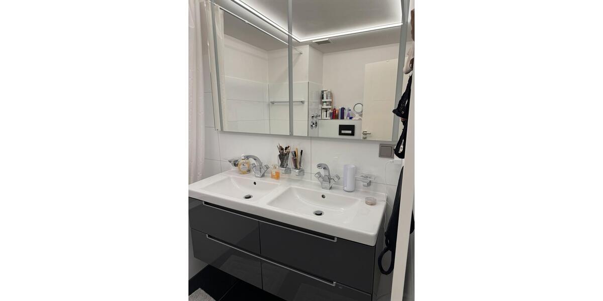 Etagenwohnung Neuss Furth-Mitte - 2 Zimmer, 120 m&sup2;, 4.800&euro; | Angebot:24505328