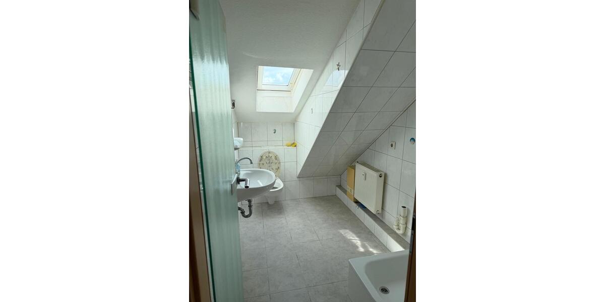 Dachgeschoßwohnung Haan - 3 Zimmer, 65 m&sup2;, 950&euro; | Angebot:25961182