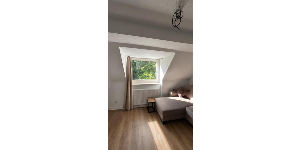 Dachgeschoßwohnung Düsseldorf Stadtbezirk 5 - 1 Zimmer, 40 m&sup2;, 800&euro; | Angebot:27598808