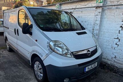Opel Vivaro 287.625 km 2.799 &euro; Köln 51107