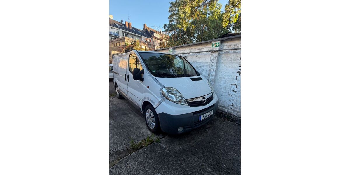 Opel Vivaro 287.625 km 2.799 &euro; Köln 51107