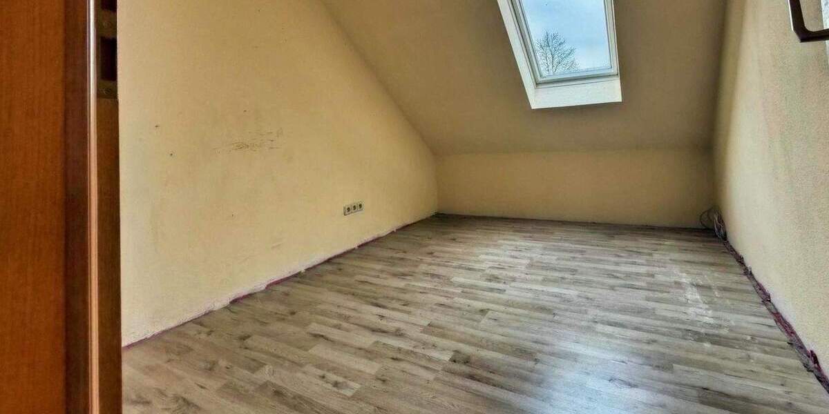 Etagenwohnung Burscheid - 4 Zimmer, 80 m&sup2;, 180.000&euro; | Angebot:24450346