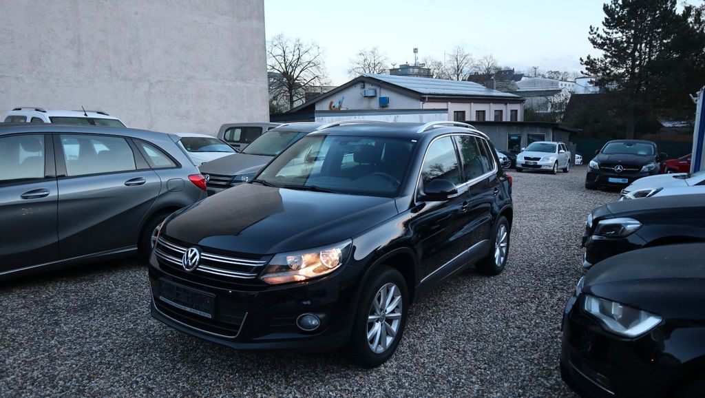 VW Tiguan 111.431 km 16.990 € Solingen 42653