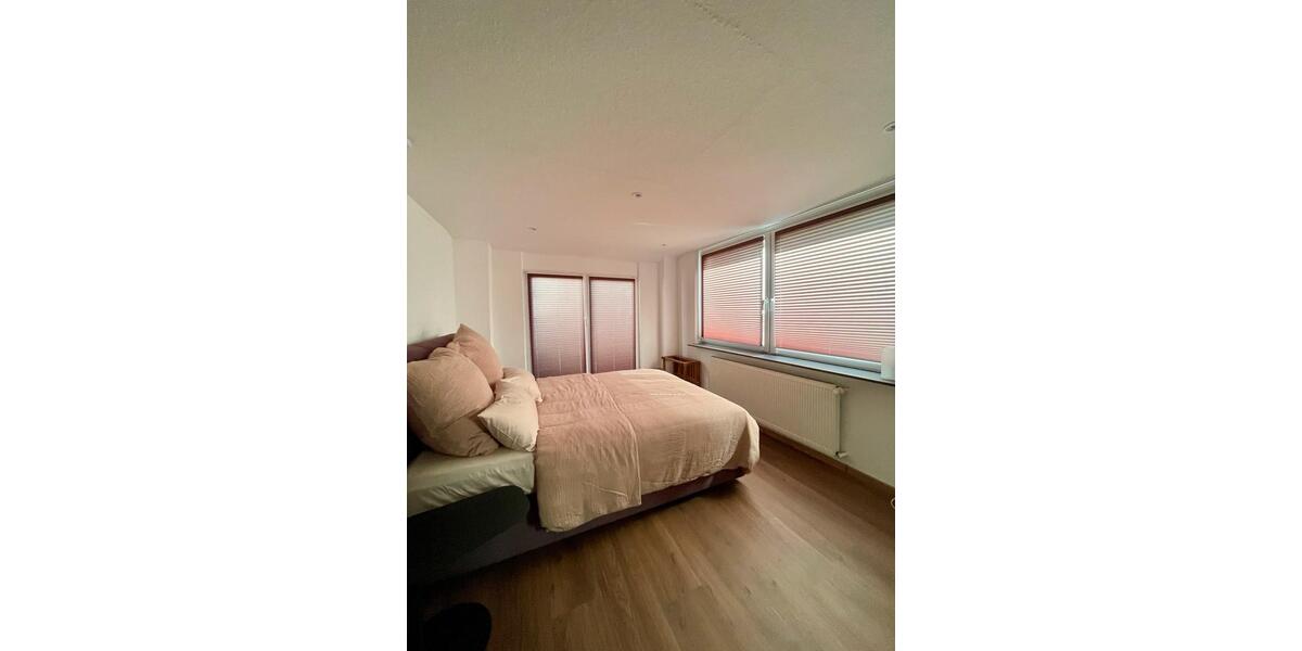 Erdgeschoßwohnung Wuppertal Arrenberg - 2.5 Zimmer, 72 m&sup2;, 1.250&euro; | Angebot:27626213