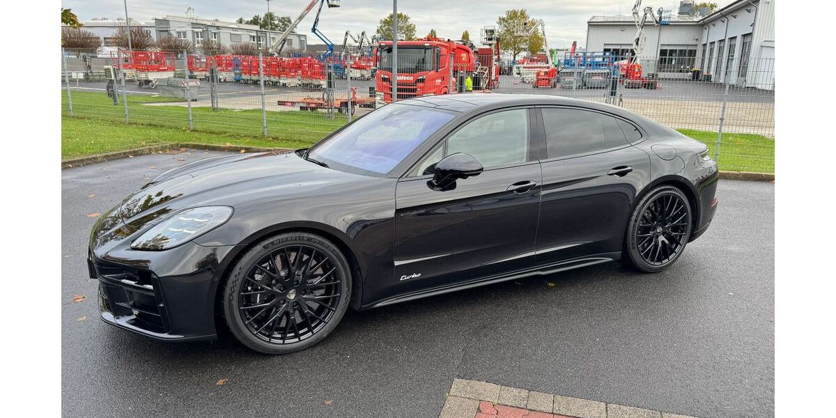 Porsche Panamera 9.965 km 201.900 &euro; Köln 50670