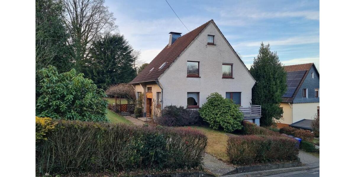 Einfamilienhaus Wermelskirchen - 9 Zimmer, 147 m&sup2;, 420.000&euro; | Angebot:24727927