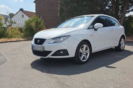 Seat Ibiza 148.321 km 2.700 &euro; Düsseldorf 40627