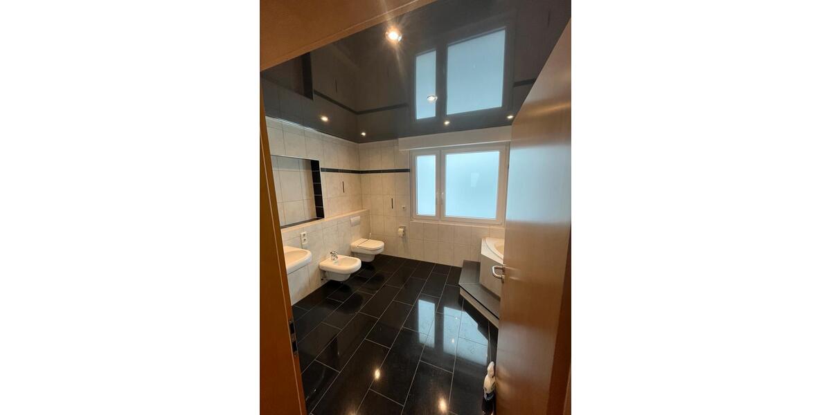 Etagenwohnung Halver - 4 Zimmer, 119 m&sup2;, 810&euro; | Angebot:24827694