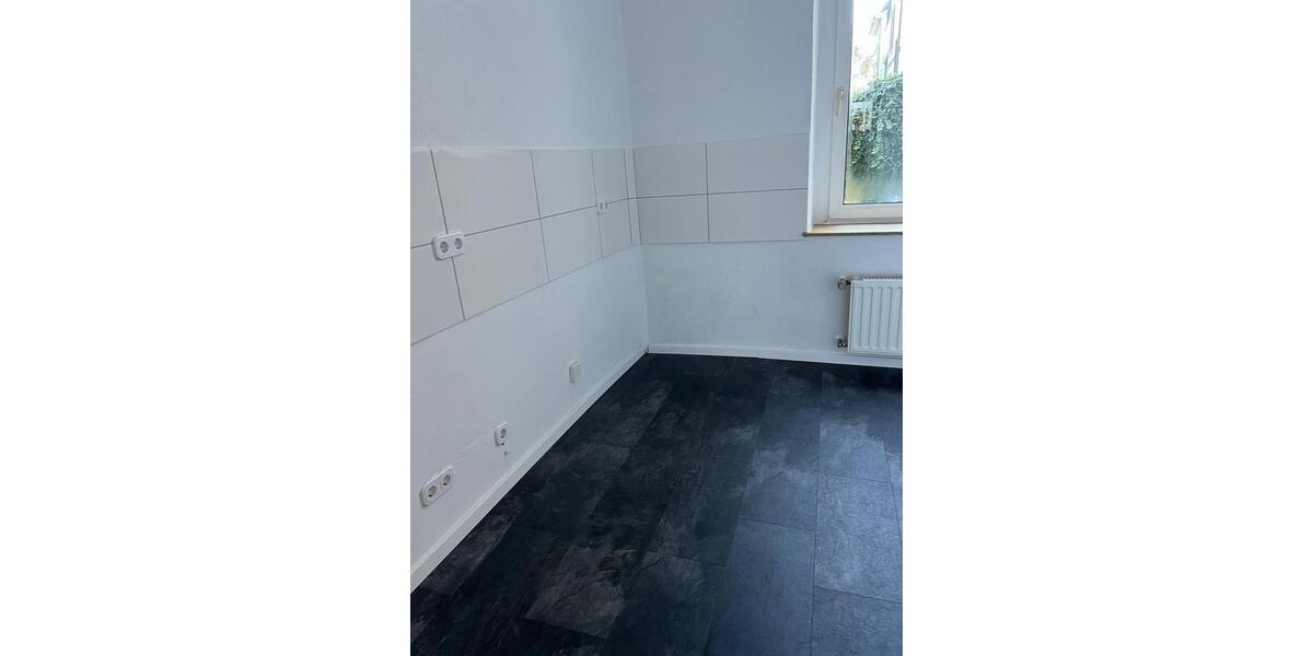 Erdgeschoßwohnung Wuppertal Arrenberg - 1 Zimmer, 28 m&sup2;, 141&euro; | Angebot:25220396
