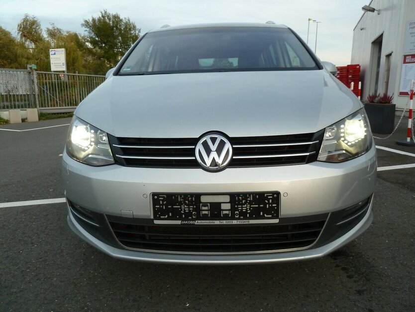 VW Sharan 2.0 TDI DSG Panorama Navi Leder 7 Sitze + 175.000 km 17.900 € Ratingen 40885