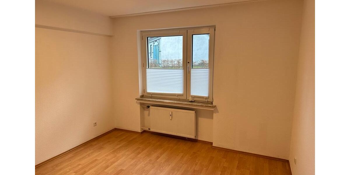Erdgeschoßwohnung Solingen - 3 Zimmer, 65 m&sup2;, 830&euro; | Angebot:24848944