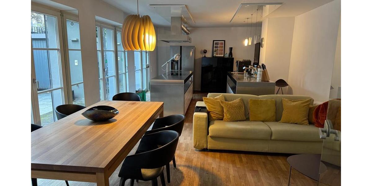 Köln, mitten drin - trotzdem absolut ruhig außergewöhnliche 3-Zimmer Wohnung, ca. 100 m² große Terrasse und Stellplatz - Terrassenwohnung Köln Innenstadt | Angebot:26664145