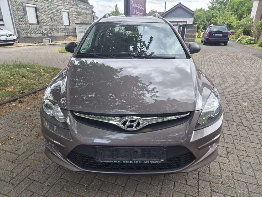i30