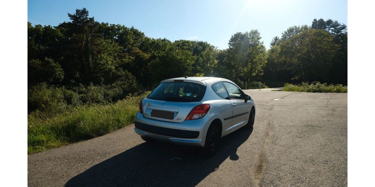 Peugeot 207 74.000 km 2.500 &euro; Köln 51105