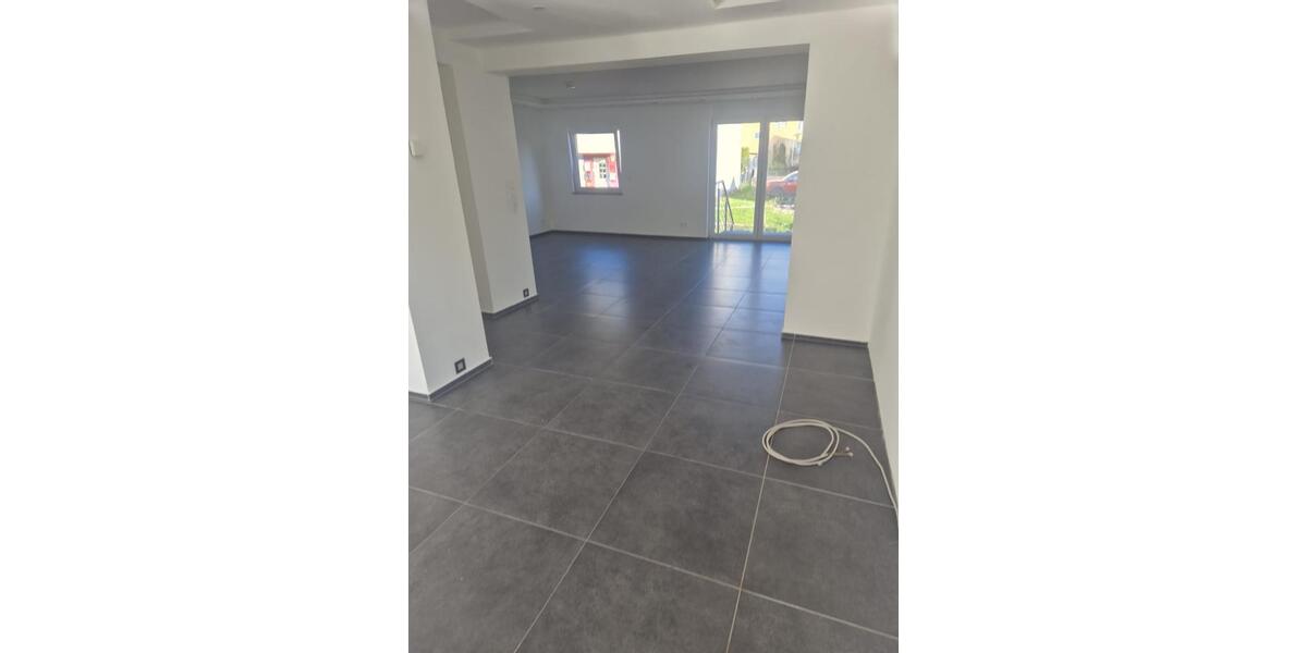 Erdgeschoßwohnung Bergisch Gladbach Gronau - 3 Zimmer, 92 m&sup2;, 1.200&euro; | Angebot:24432105