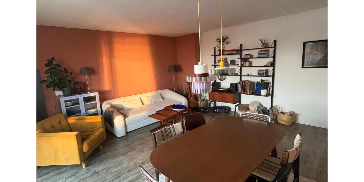 Dachgeschoßwohnung Düsseldorf Stadtbezirk 2 - 2.5 Zimmer, 90 m&sup2;, 1.500&euro; | Angebot:24421846