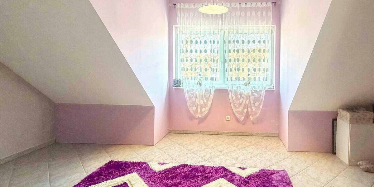 Reihenmittelhaus Köln Blumenberg - 7 Zimmer, 194 m&sup2;, 665.000&euro; | Angebot:25985981