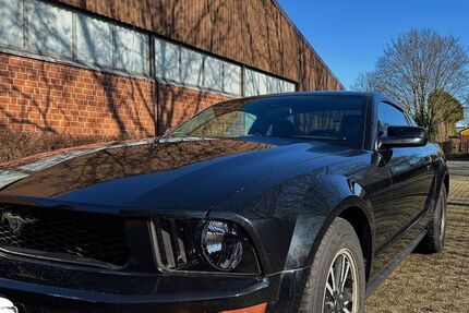 Ford Mustang 79.000 km 11.500 &euro; Düsseldorf 40210