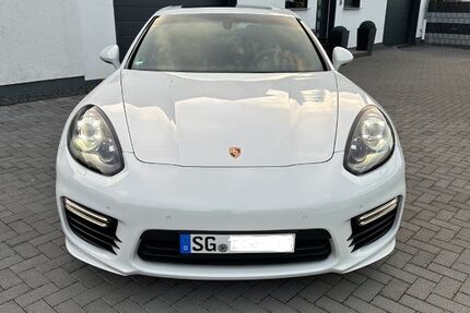 Porsche Panamera 72.000 km 52.890 € Solingen 42719