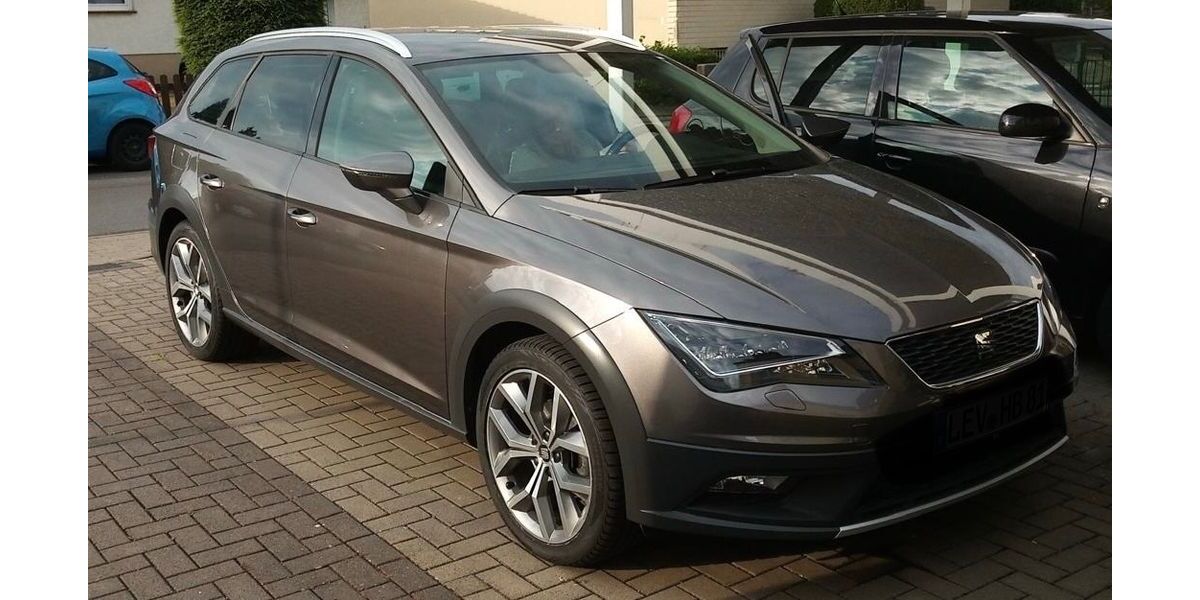 Seat Leon 126.500 km 14.590 &euro; Leverkusen 51375