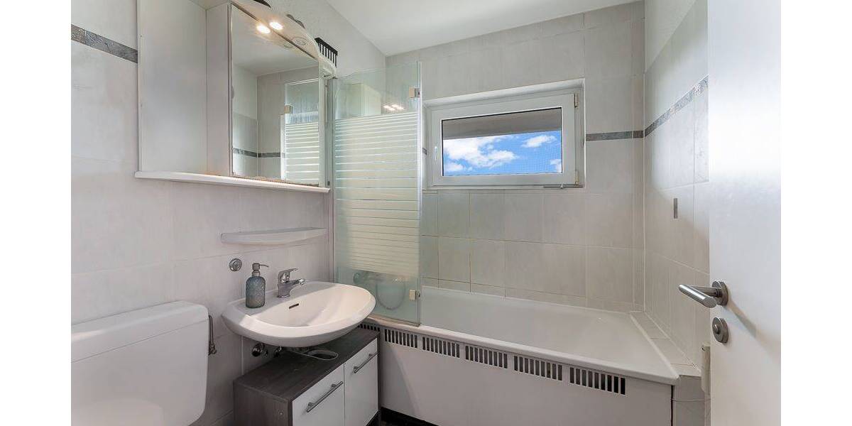 Etagenwohnung Köln Deutz - 3 Zimmer, 102 m&sup2;, 339.000&euro; | Angebot:26684601