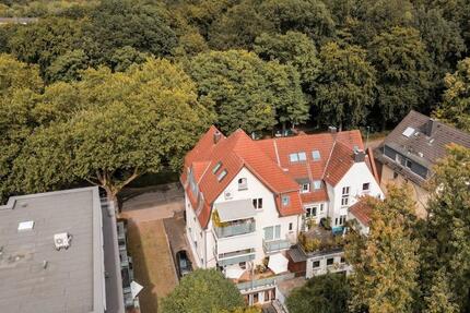 Charmante Eigentumswohnung mit wildromantischem Garten