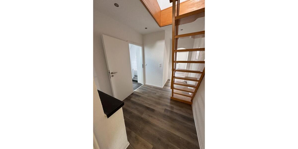 Dachgeschoßwohnung Solingen Central - 2 Zimmer, 65 m&sup2;, 890&euro; | Angebot:27625775