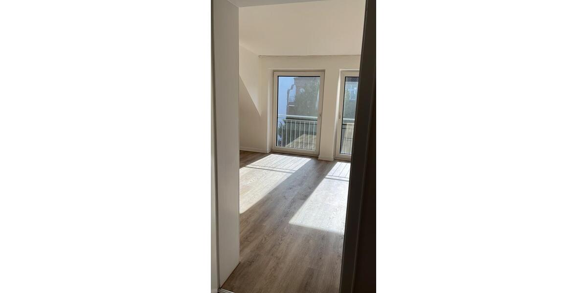 Dachgeschoßwohnung Düsseldorf Niederkassel - 3 Zimmer, 75 m&sup2;, 1.450&euro; | Angebot:27602962