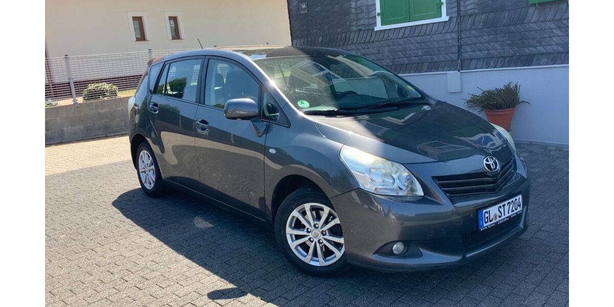 Toyota Verso 220.000 km 5.890 &euro; Leichlingen 42799