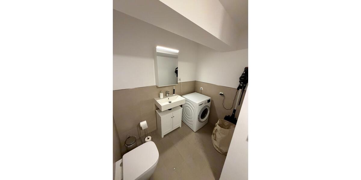Etagenwohnung Düsseldorf Stadtmitte - 2 Zimmer, 56 m&sup2;, 990&euro; | Angebot:27623445