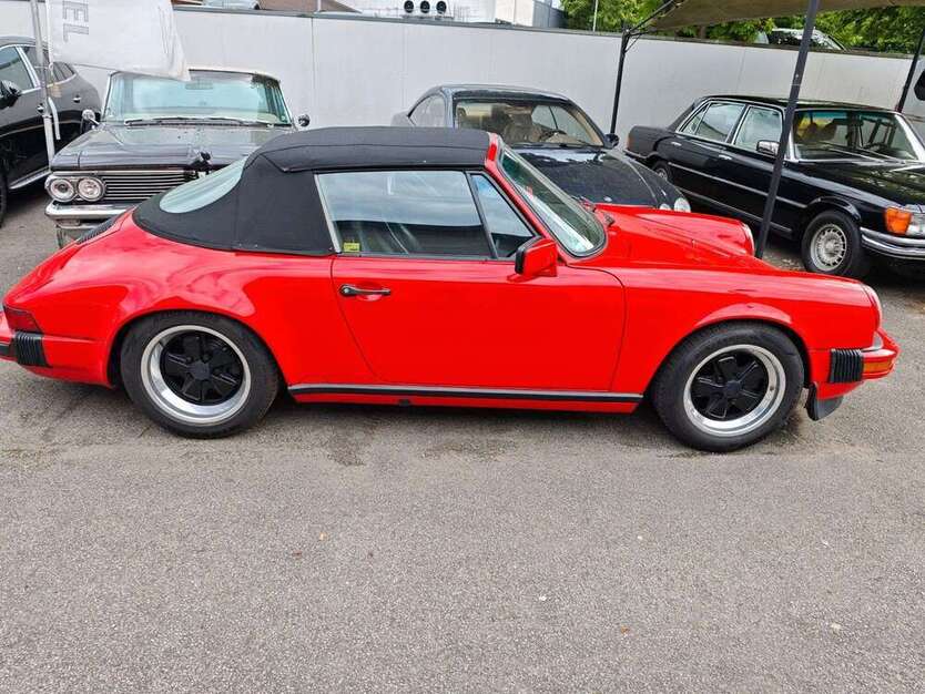 911