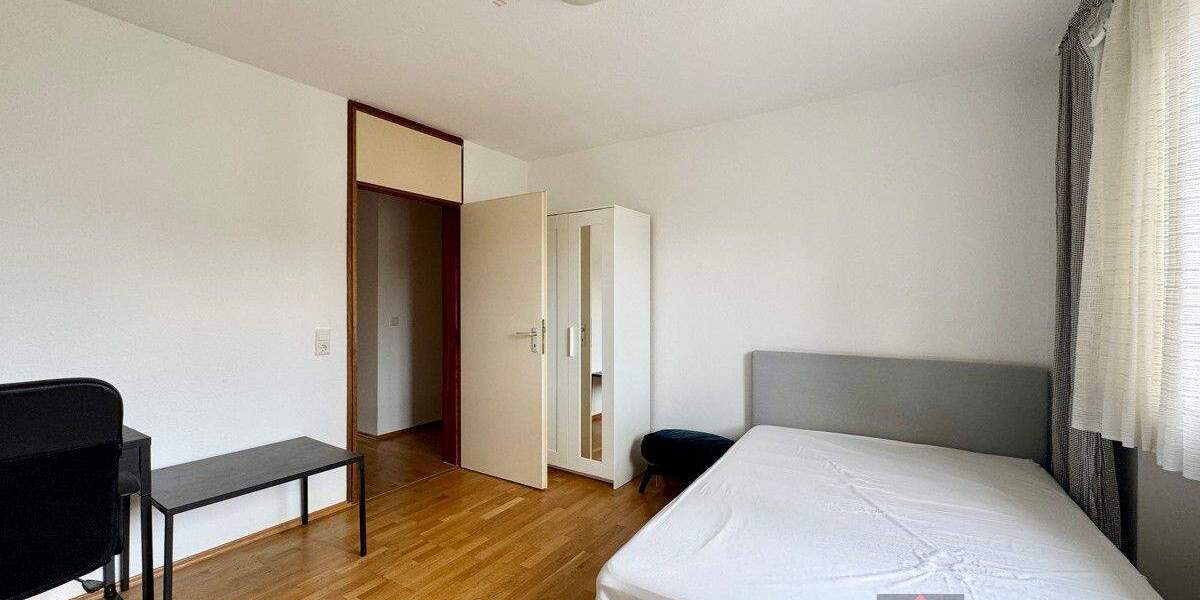 Etagenwohnung Düsseldorf Golzheim - 5 Zimmer, 105 m&sup2;, 550.000&euro; | Angebot:24810215