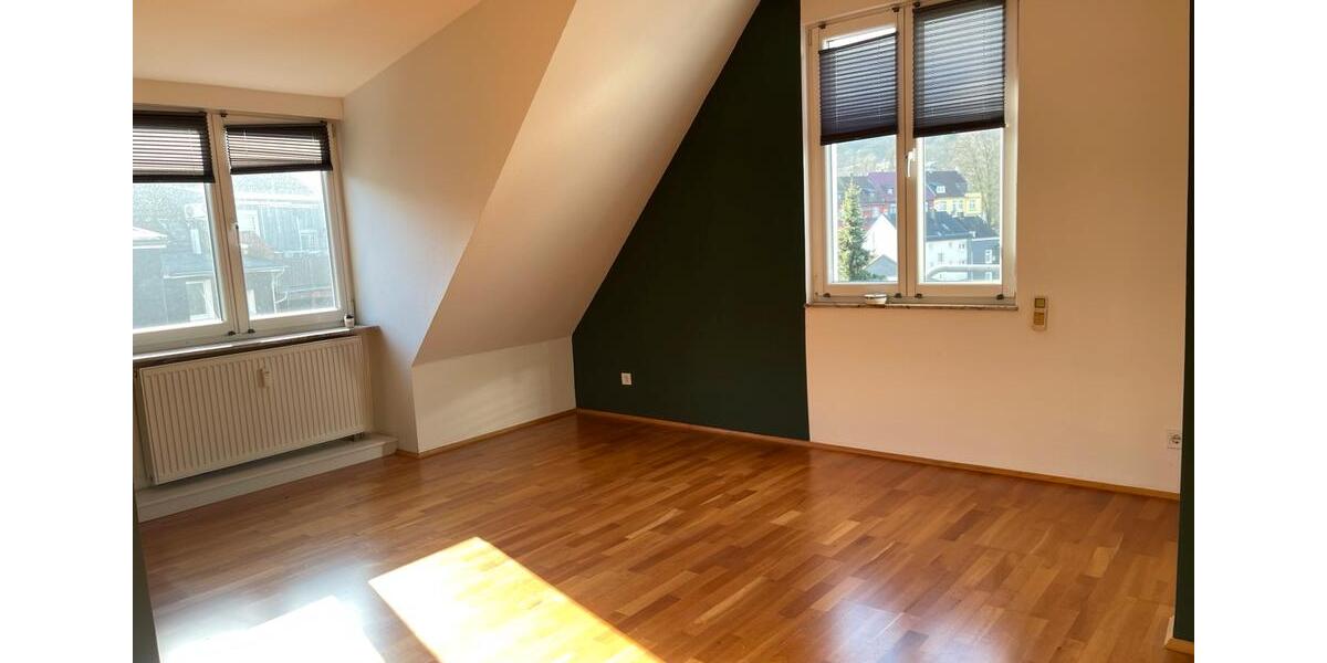 Dachgeschoßwohnung Remscheid Reinshagen - 5 Zimmer, 120 m&sup2;, 1.600&euro; | Angebot:25231588