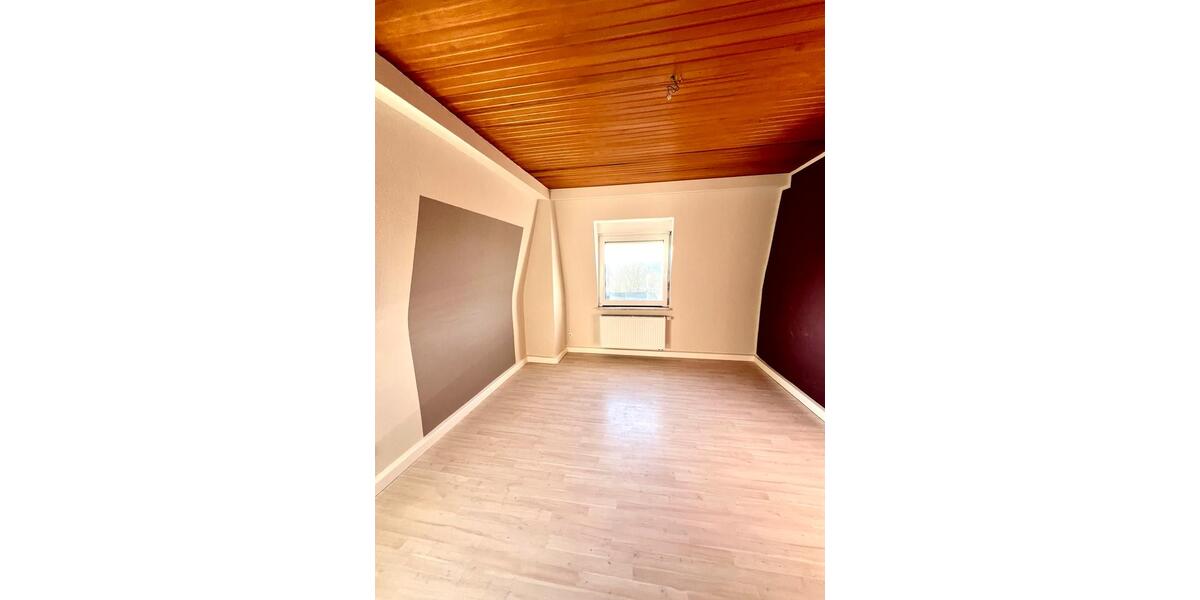 Dachgeschoßwohnung Wuppertal Gemarkung Elberfeld - 3 Zimmer, 70 m&sup2;, 610&euro; | Angebot:24842509