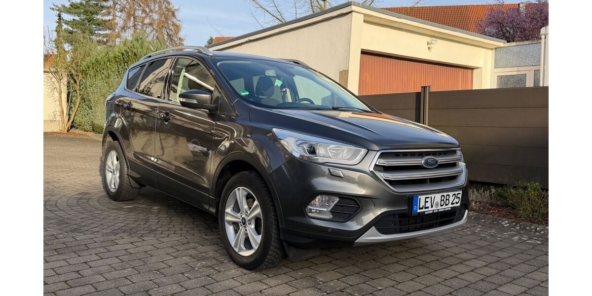 Ford Kuga 77.000 km 9.999 &euro; Leverkusen 51381